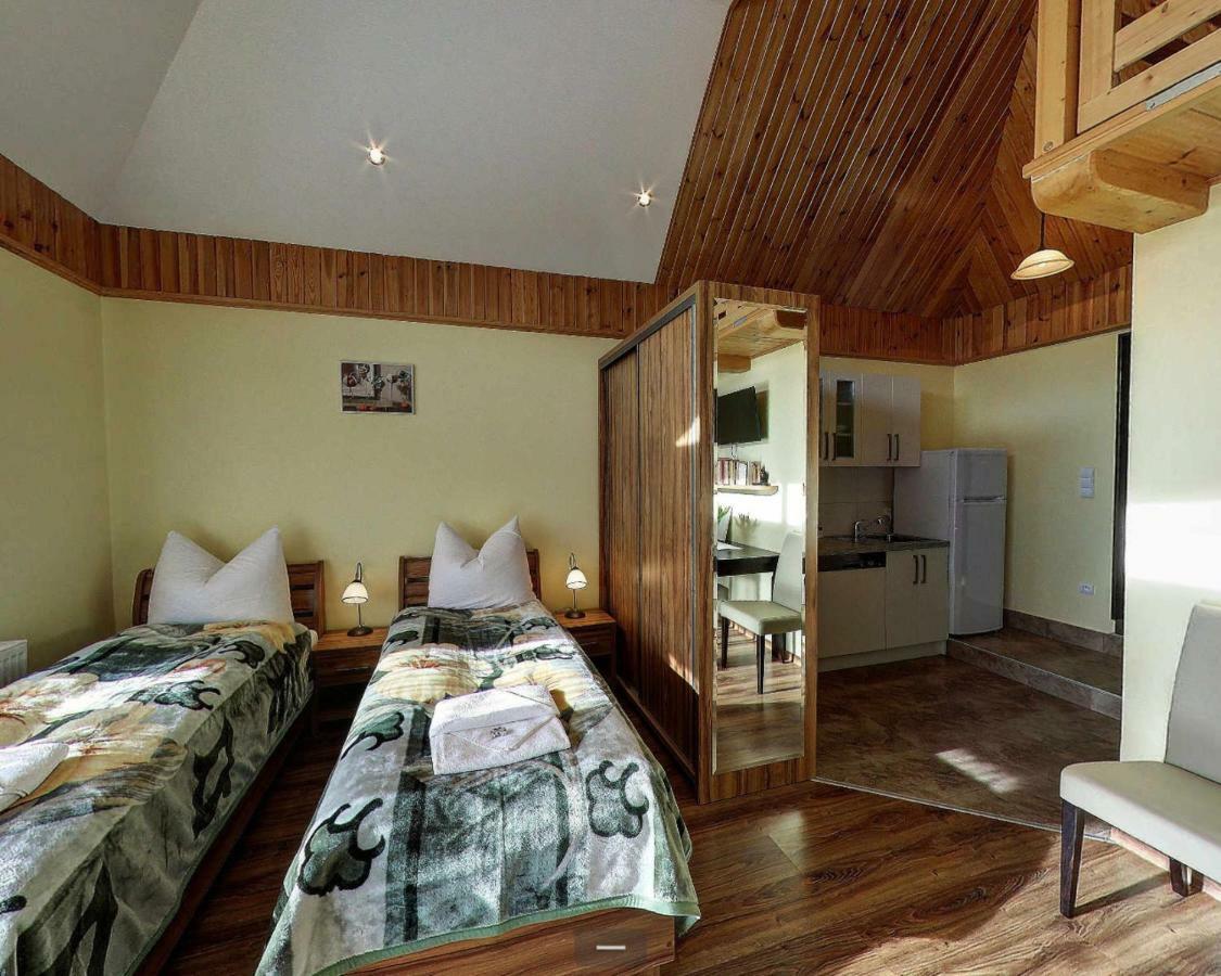Villa Jura Pokoje Goscinne Zarki Exterior foto